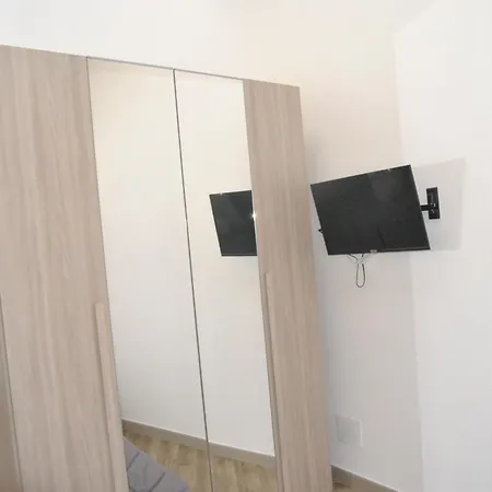 Centre - 1-bed - Sleeps 4 * Agrigento