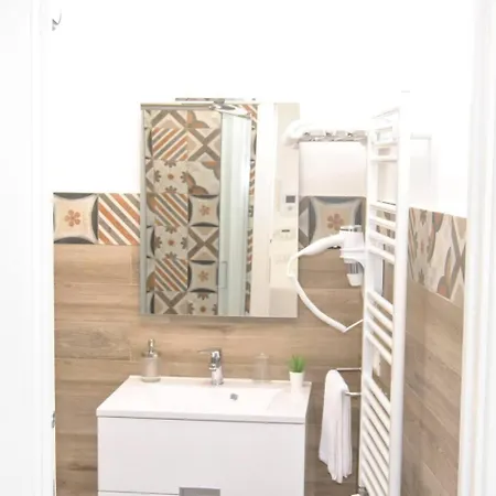 Centre - 1-bed - Sleeps 4 * Agrigento