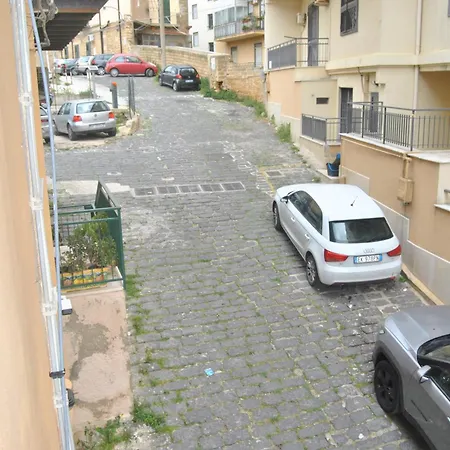 Centre - 1-bed - Sleeps 4 Apartment *