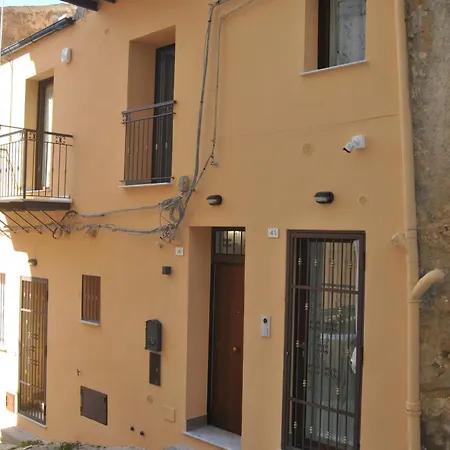 Centre - 1-bed - Sleeps 4 *